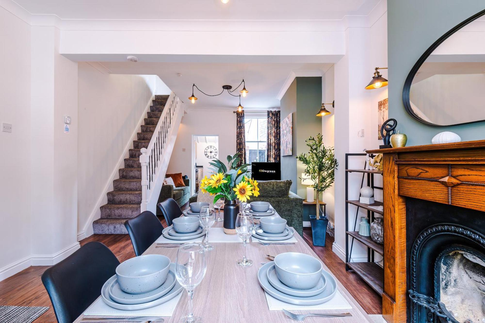 New! Stunning 2-Bed City-Centre Home In Chester By 53 Degrees Property - Ideal For Couples & Groups - Sleeps 6! Экстерьер фото