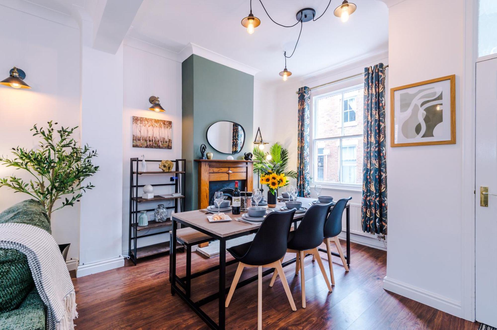 New! Stunning 2-Bed City-Centre Home In Chester By 53 Degrees Property - Ideal For Couples & Groups - Sleeps 6! Экстерьер фото