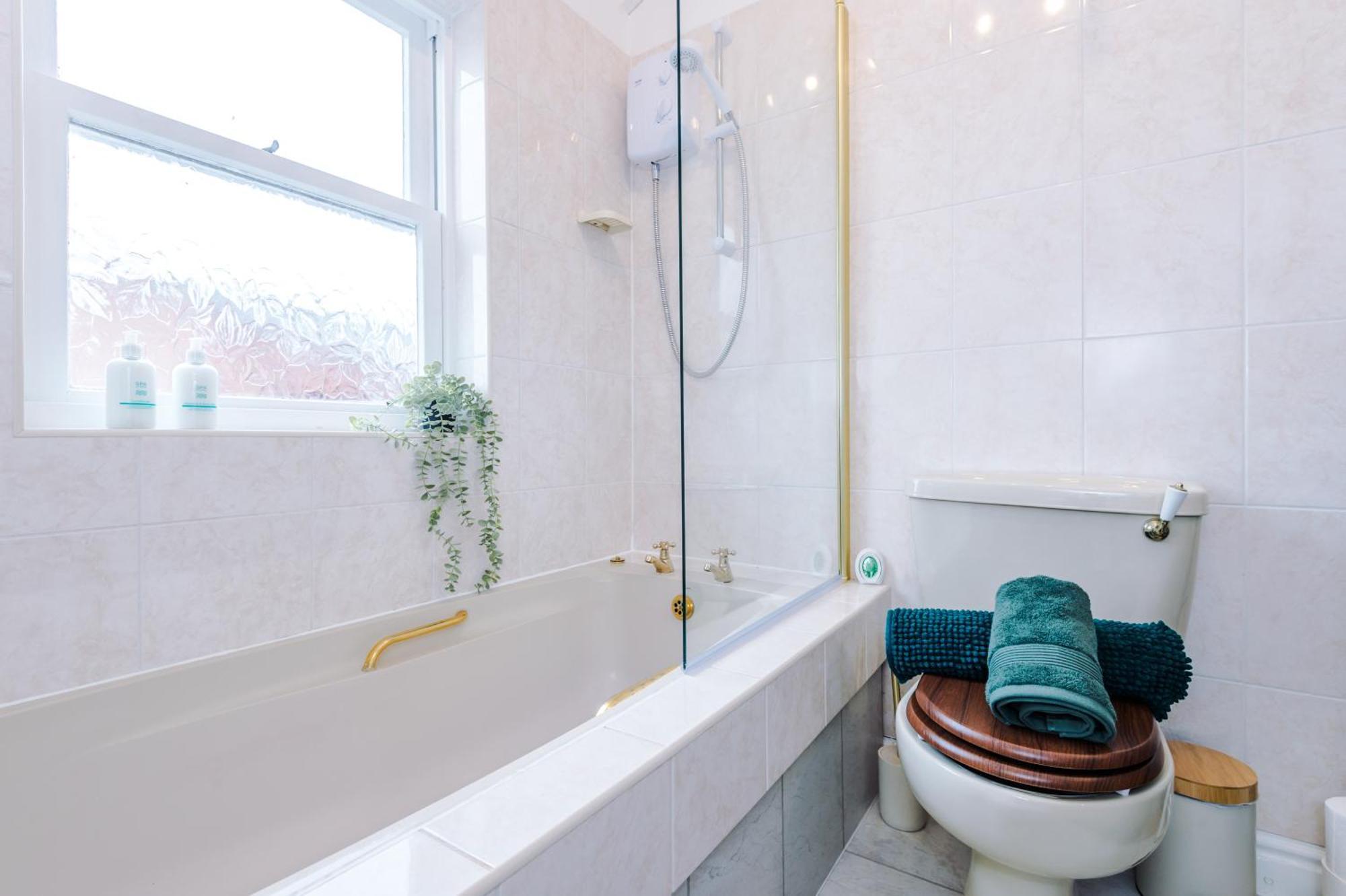 New! Stunning 2-Bed City-Centre Home In Chester By 53 Degrees Property - Ideal For Couples & Groups - Sleeps 6! Экстерьер фото