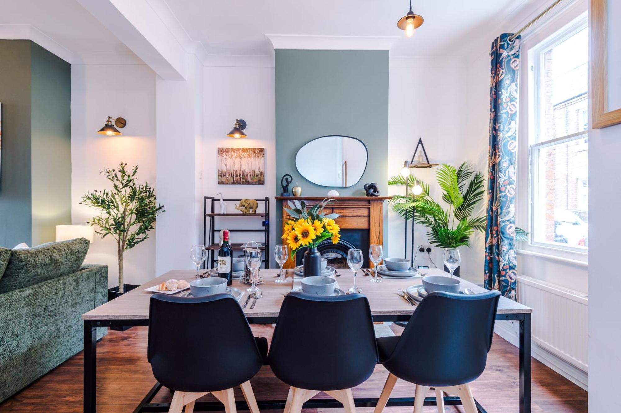 New! Stunning 2-Bed City-Centre Home In Chester By 53 Degrees Property - Ideal For Couples & Groups - Sleeps 6! Экстерьер фото